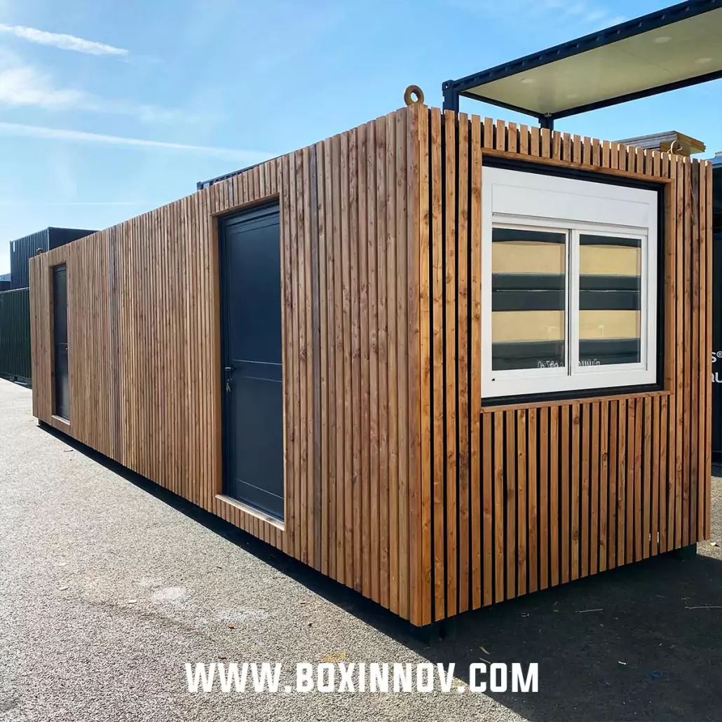 Petite tiny house en préfabriqué livré clé en main.